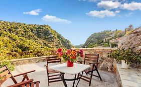 Stemnitsa Stone Residence - Cosy Mountain Escape